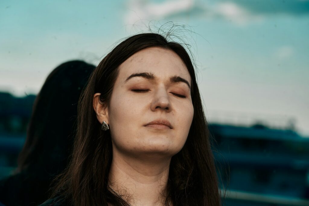 maxim-tolchinskiy-KO2PLiC0zMU-unsplash